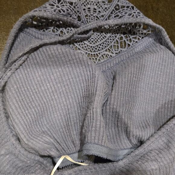 Mudd Crocheted Crop Top Strappy Boho Blue Medium NWT - Picture 7 of 9